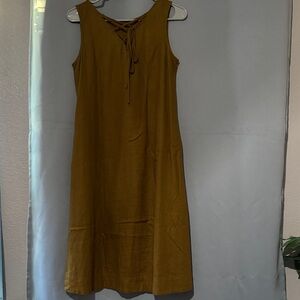 Uniqlo Sleeveless Midi Dress in Brown